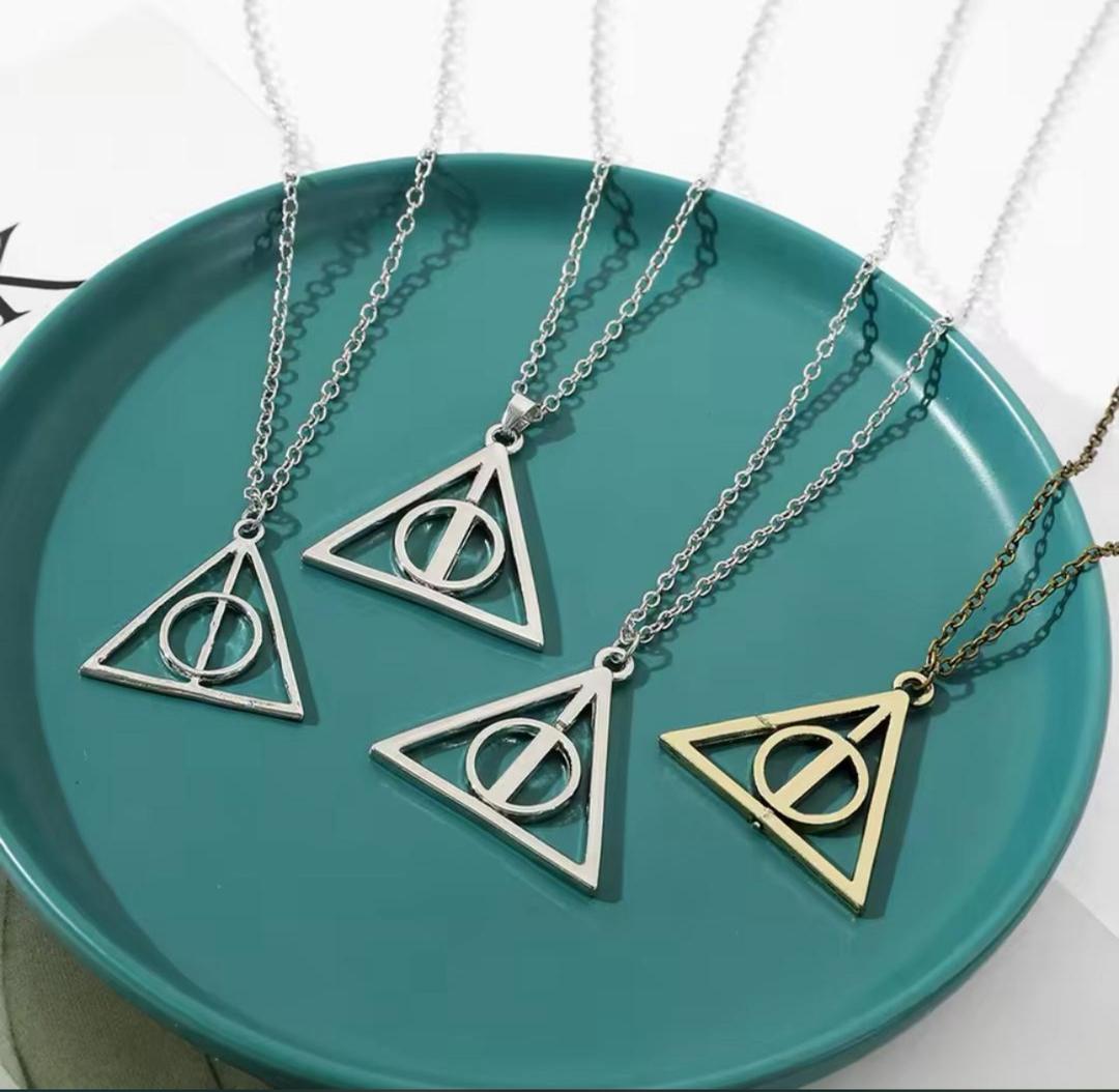 Illuminati symbol necklace (2-10 days delivery)