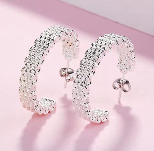 Diamond crested earrings - Image 3