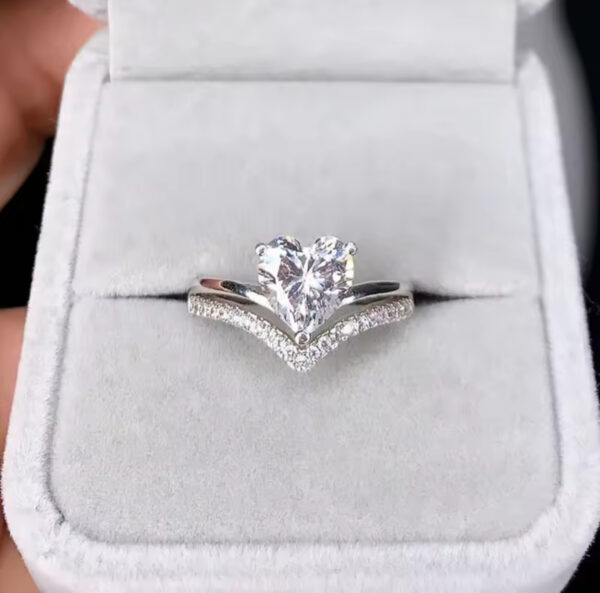 Delicate Silver Color White Zircon Stones Heart Rings for Women
