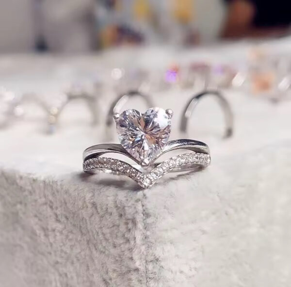 Delicate Silver Color White Zircon Stones Heart Rings for Women - Image 3