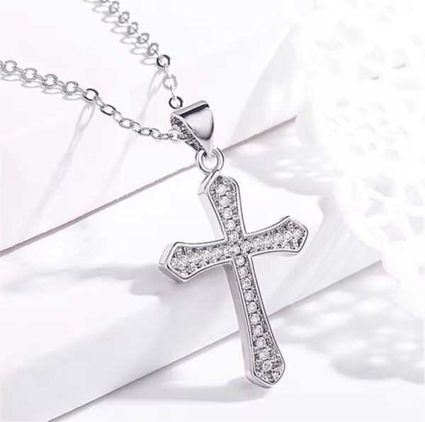 Female Necklace - Image 2