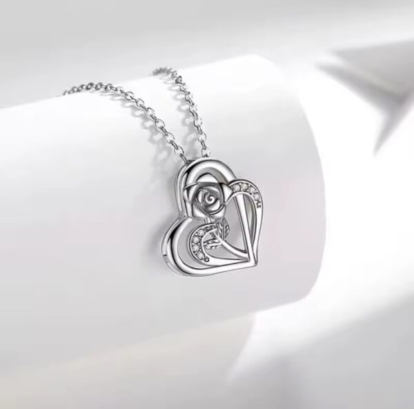 Female Necklace - Image 4