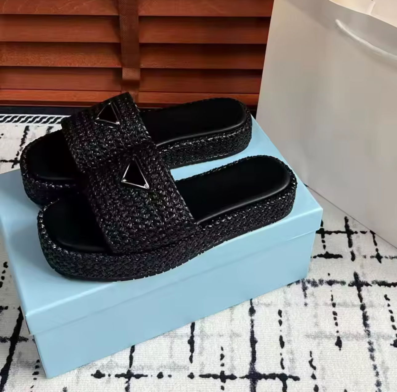 2025 Luxury Designer Women's Braided Slipper Sandals
