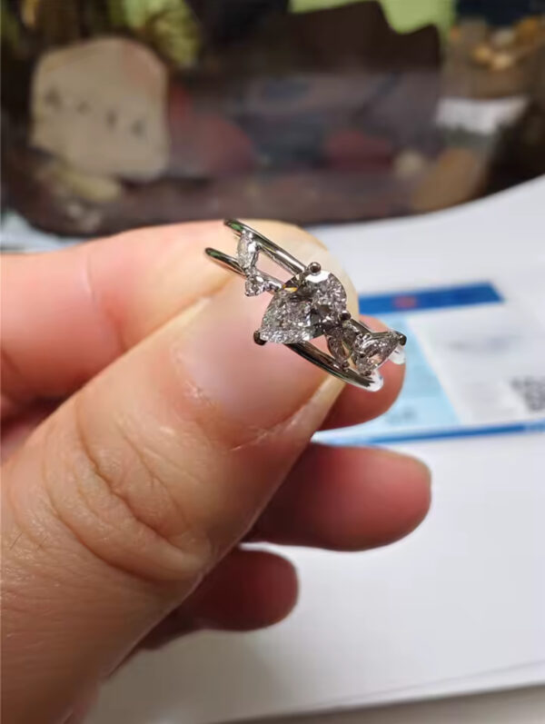 Solid 18K White Gold Diamond Ring - Image 3