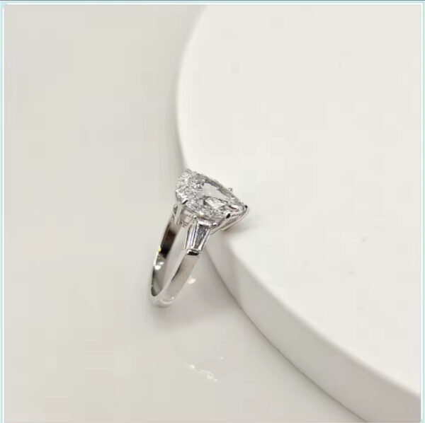 Solid 18k White Gold With IGI Certificate - Image 2