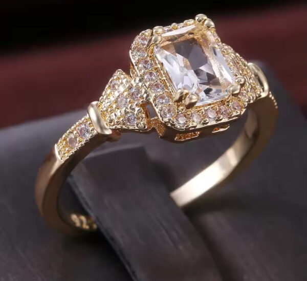 New Retro Women Square Royal Stylish Ring - Image 3