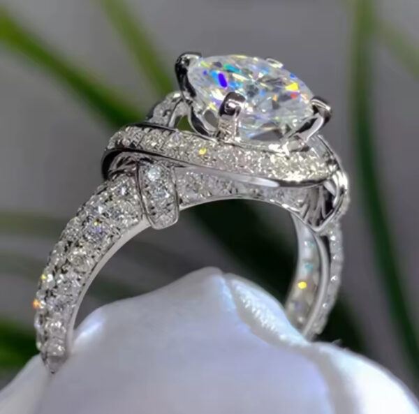 Diamond crested engagement ring - Image 2