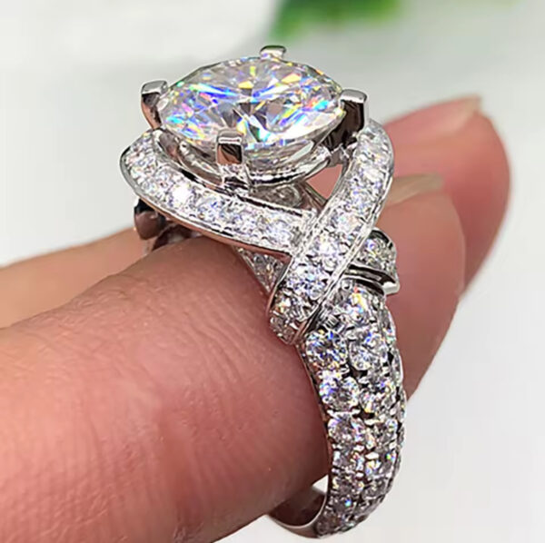Diamond crested engagement ring - Image 5